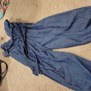 Paperbag high waisted chambray pants.